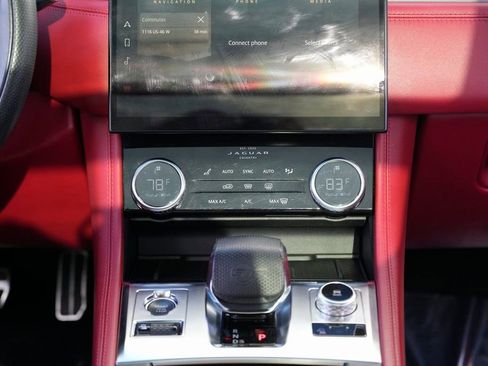 Used 2022 Jaguar F-PACE SVR image 43