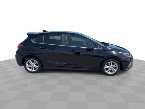 Used 2017 Chevrolet Cruze LT w/ Convenience Package FWD image 9
