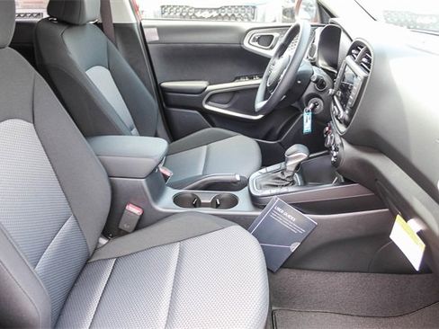 New 2025 Kia Soul LX w/ LX Technology Package image 33