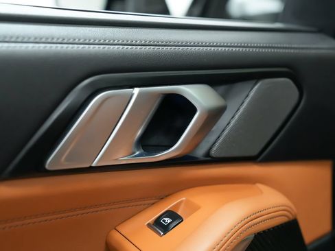 Used 2026 BMW X5 M60i AWD/4WD image 17
