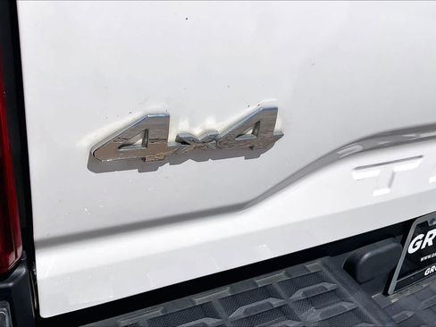 Used 2019 Toyota Tacoma SR image 29