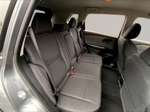 Used 2023 Nissan Rogue S image 17