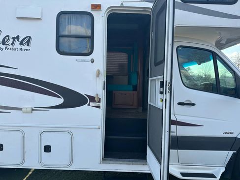 Used 2011 Mercedes-Benz Sprinter 3500 image 9