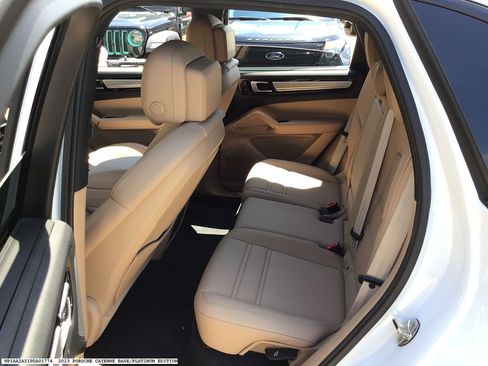 Used 2023 Porsche Cayenne AWD/4WD image 14