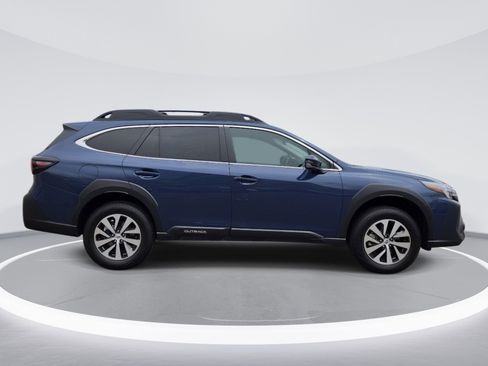 Used 2025 Subaru Outback Premium AWD/4WD image 4
