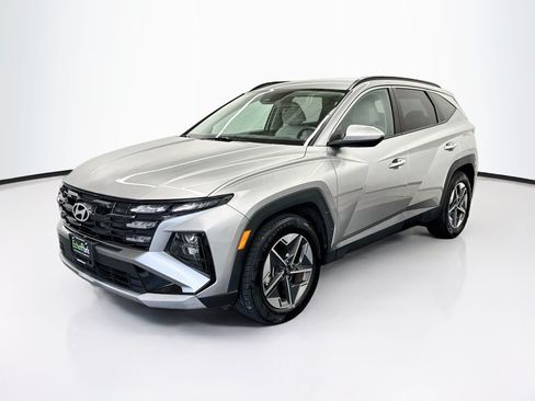 Used 2025 Hyundai Tucson SEL FWD image 3