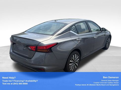 Used 2025 Nissan Altima 2.5 SV FWD image 8
