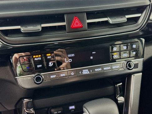 Certified 2024 Kia Seltos X-Line AWD/4WD image 15
