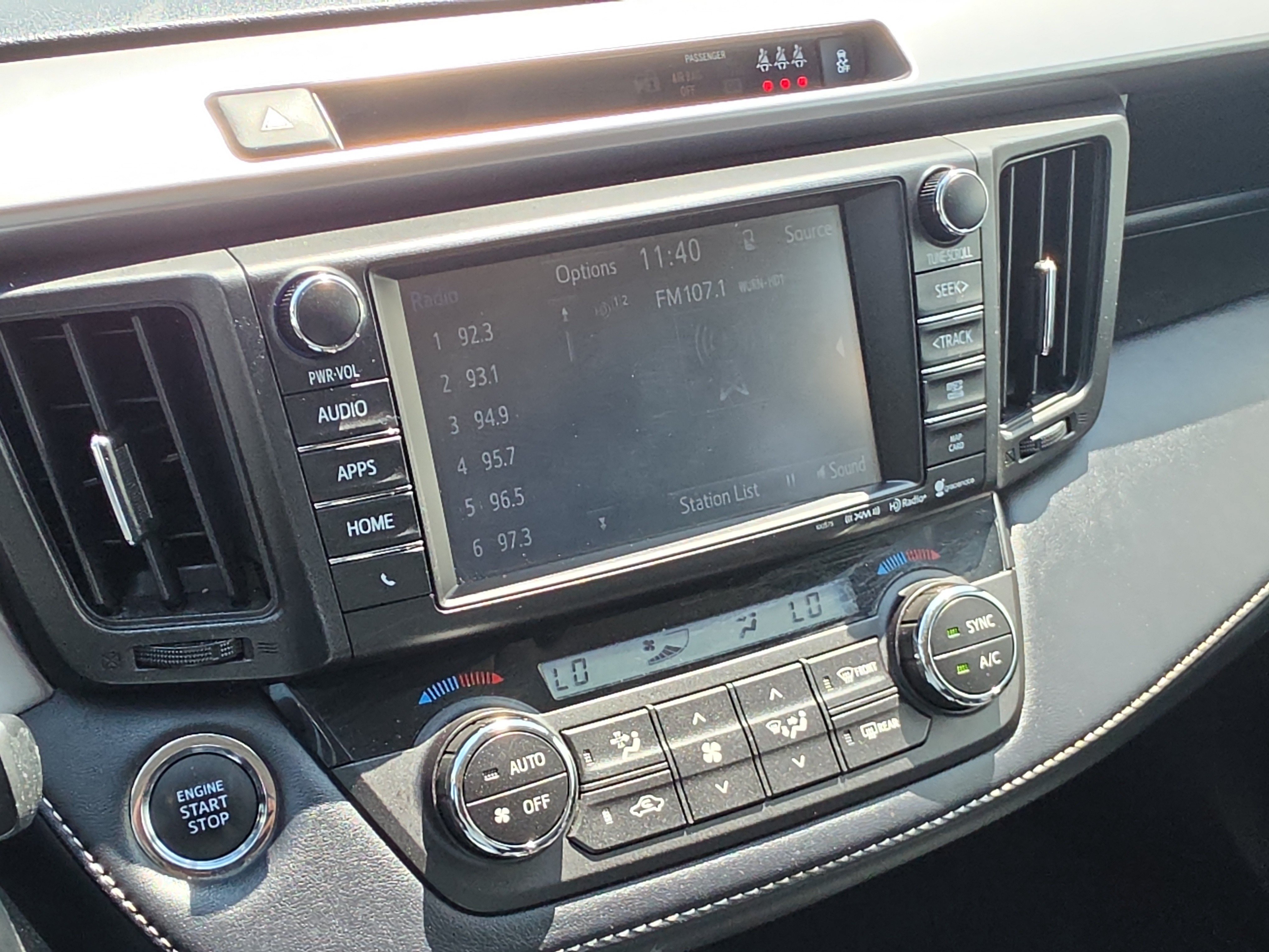 Used 2017 Toyota RAV4 XLE FWD image 16