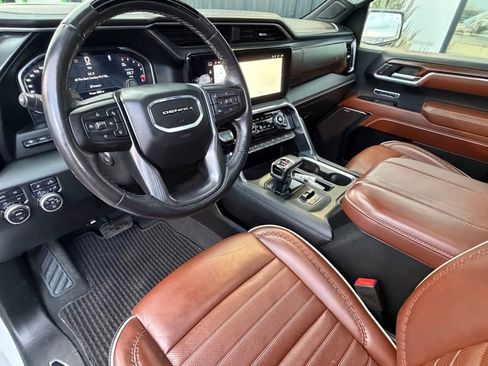 Used 2024 GMC Sierra 1500 Denali Ultimate image 9