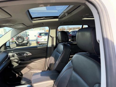Used 2018 Chevrolet Traverse Premier image 11