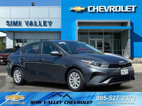 Used 2023 Kia Forte LX FWD image 1