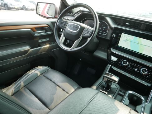 Used 2023 GMC Sierra 1500 Denali AWD/4WD image 9