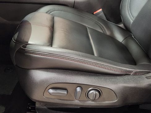 Used 2023 Chevrolet Traverse RS image 46