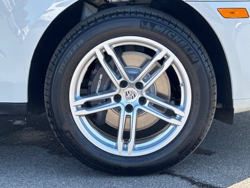 Certified 2026 Porsche Macan AWD/4WD image 42