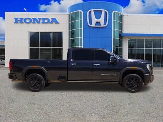 Used 2024 GMC Sierra 3500 Denali Ultimate AWD/4WD video 2