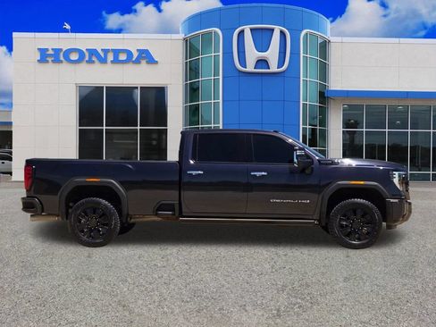 Used 2024 GMC Sierra 3500 Denali Ultimate AWD/4WD image 2