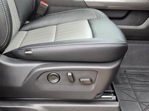 Used 2025 Chevrolet Silverado 2500 ZR2 image 28