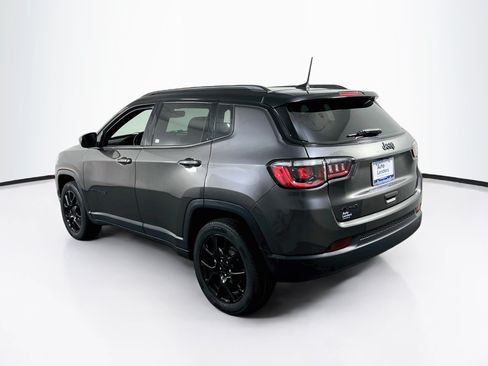 Used 2022 Jeep Compass Latitude w/ Sun and Sound Group AWD/4WD image 7