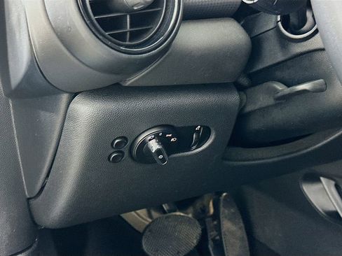Used 2017 MINI Cooper 4-Door Hardtop FWD image 10