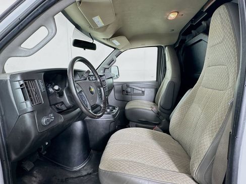 Used 2021 Chevrolet Express 2500 w/ Driver Convenience Package RWD image 11