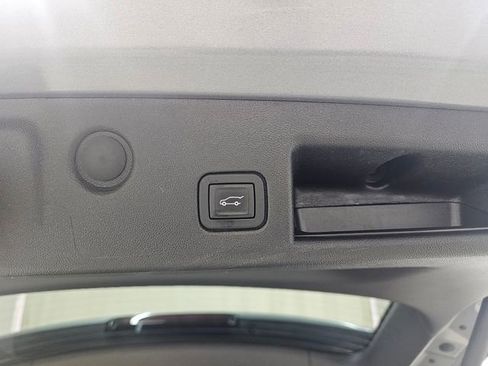 Used 2024 Chevrolet Equinox LT w/ LPO, Floor Liner Package FWD image 5