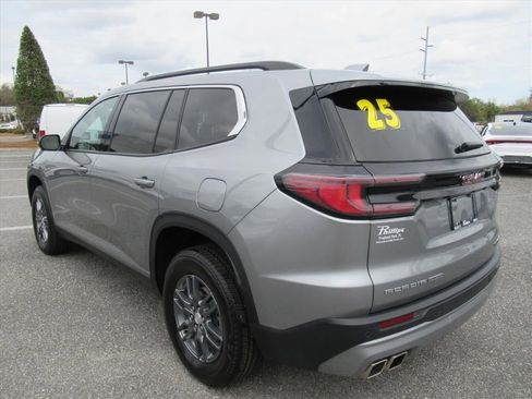Used 2025 GMC Acadia Elevation AWD/4WD image 5