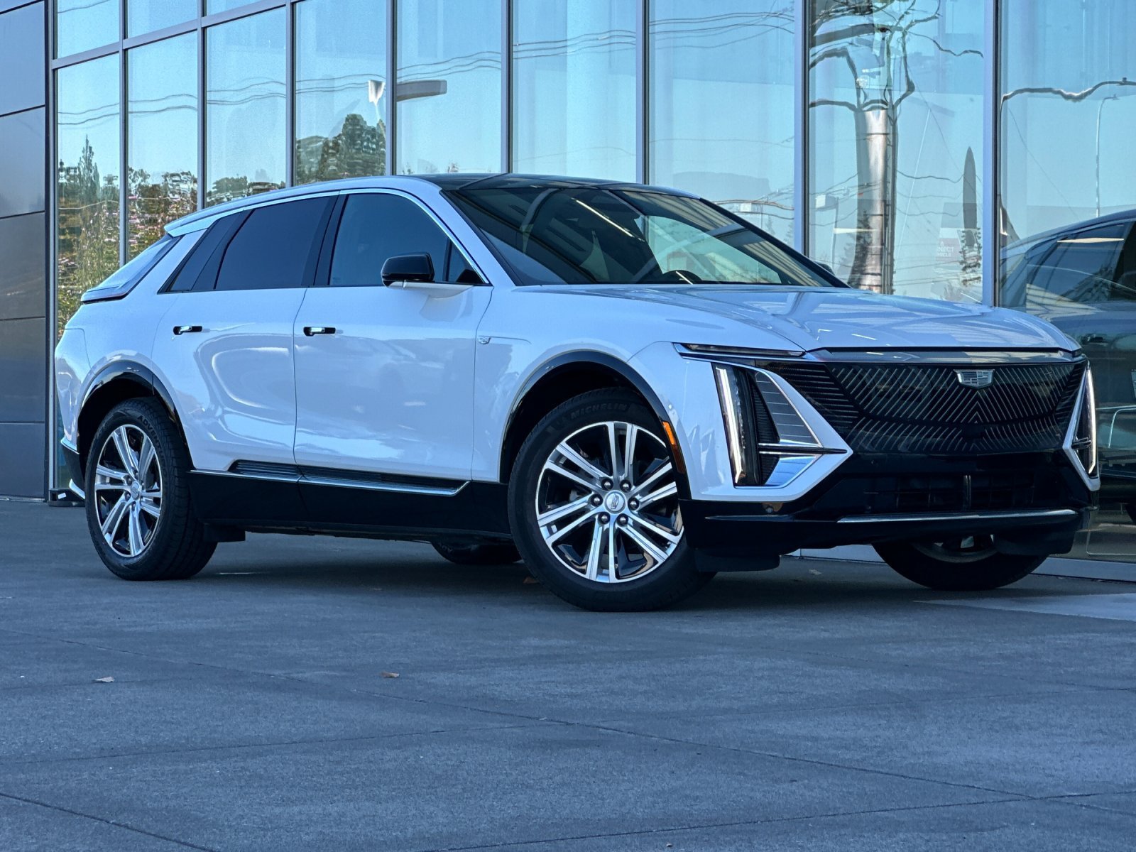 Used 2024 Cadillac Lyriq Tech RWD image 2