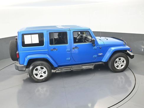 Used 2015 Jeep Wrangler Unlimited Sahara w/ Dual Top Group image 44
