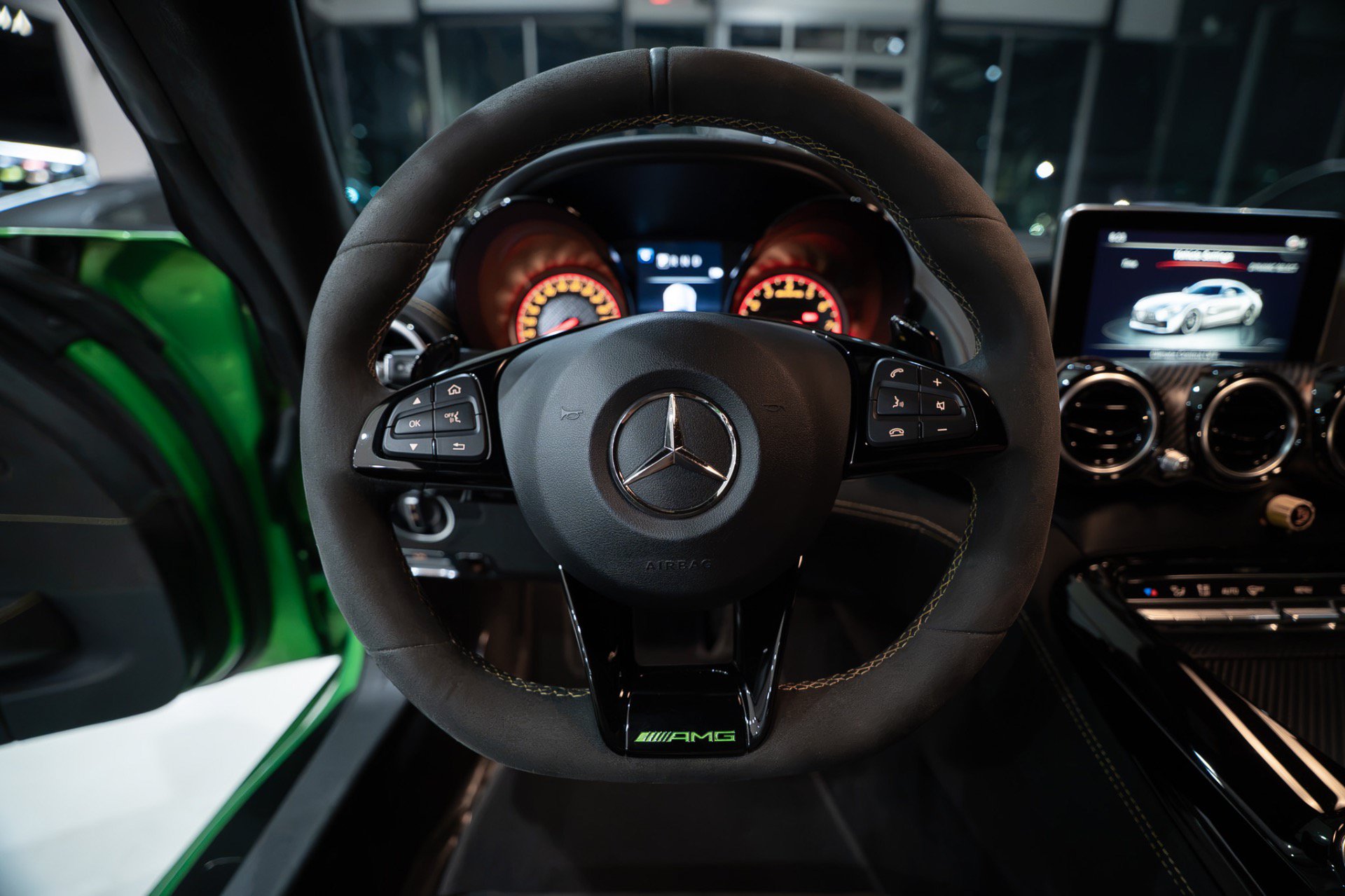 Used 2018 Mercedes-Benz AMG GT R w/ Exclusive Interior Package image 10