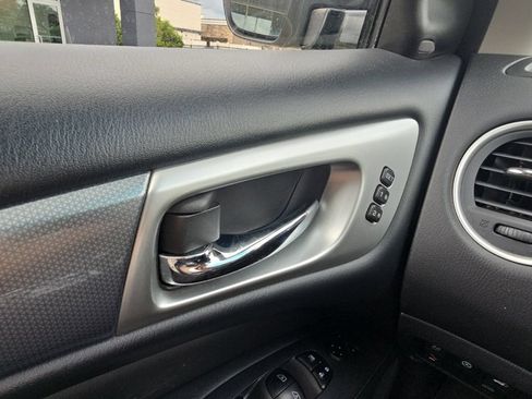 Used 2018 Nissan Pathfinder SL w/ SL Premium Package AWD/4WD image 36