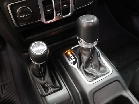 Used 2023 Jeep Wrangler Unlimited Sahara w/ Cold Weather Group AWD/4WD image 23