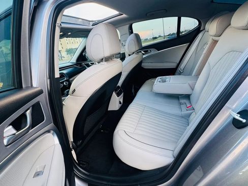 Used 2020 Genesis G70 3.3T RWD image 10