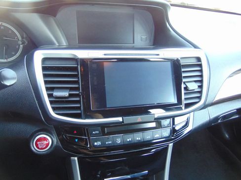 Used 2016 Honda Accord EX image 20