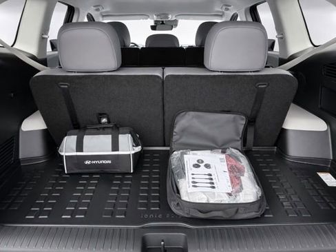 Used 2026 Hyundai Ioniq 9 SEL image 9