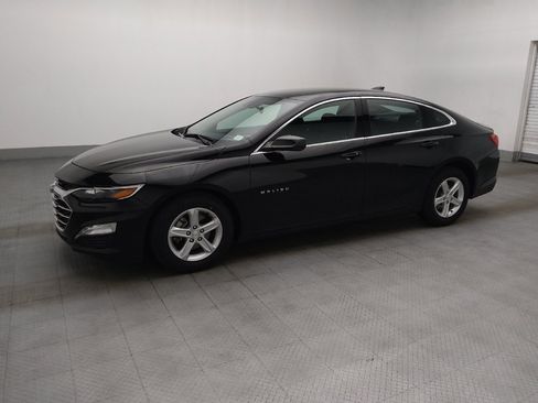 Used 2025 Chevrolet Malibu LT FWD image 2
