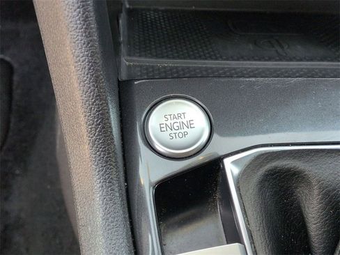 Used 2024 Volkswagen Tiguan SE R-Line image 21