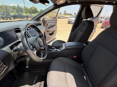 Used 2023 Hyundai Santa Cruz SEL Premium AWD/4WD image 16