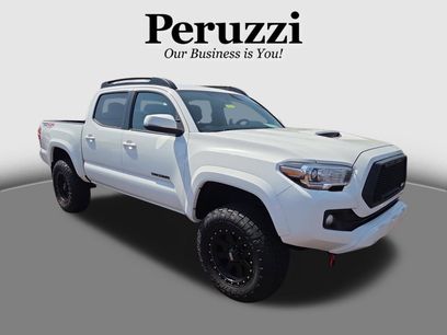 Used 2017 Toyota Tacoma TRD Sport w/ Tow Package (A/T)