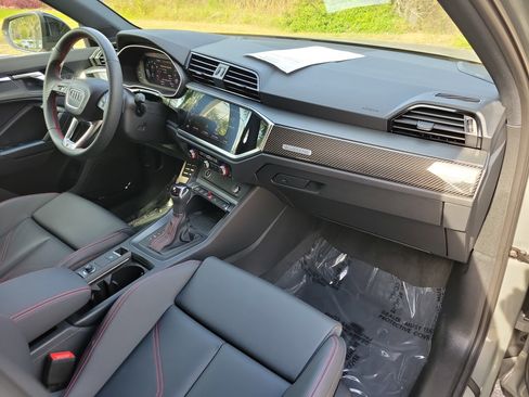 Certified 2025 Audi Q3 2.0T Premium Plus w/ Premium Plus Package image 12