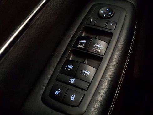 Used 2017 Jeep Grand Cherokee Limited AWD/4WD image 16