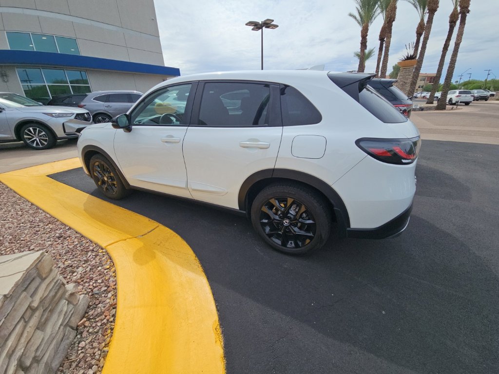 Used 2023 Honda HR-V Sport image 5