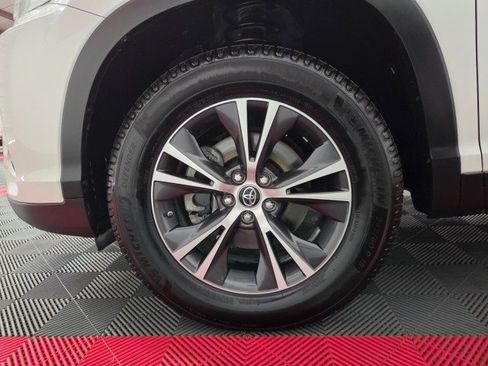 Used 2019 Toyota Highlander LE image 78