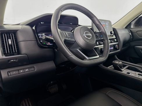 Used 2025 Nissan Pathfinder SL FWD image 22