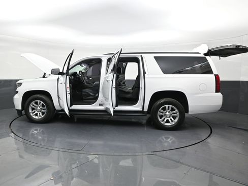 Used 2020 Chevrolet Suburban LS image 30