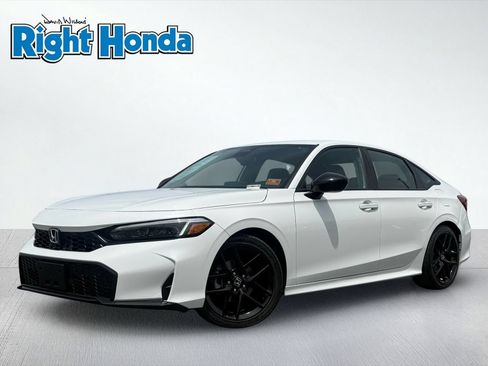Used 2025 Honda Civic Sport image 2