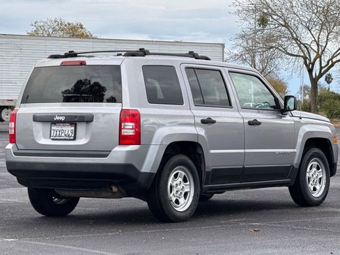 Used 2016 Jeep Patriot Sport image 4