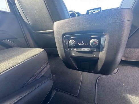 Used 2022 Chevrolet Suburban High Country image 50