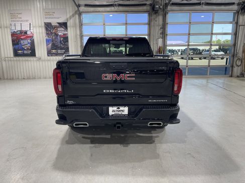 Used 2024 GMC Sierra 1500 Denali w/ Technology Package AWD/4WD image 7