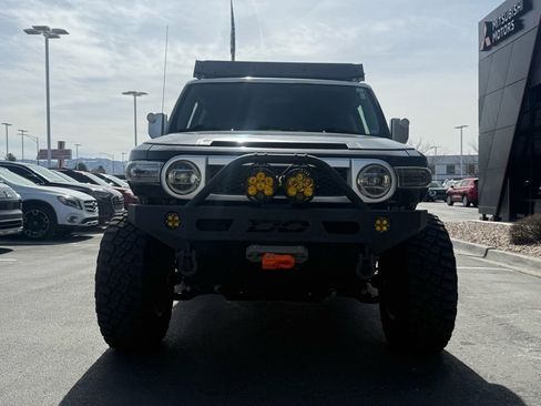 Used 2008 Toyota FJ Cruiser Base image 2